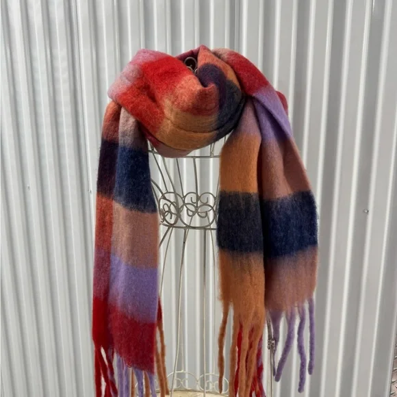 Multi colored Scarf - Picture 4 of 5